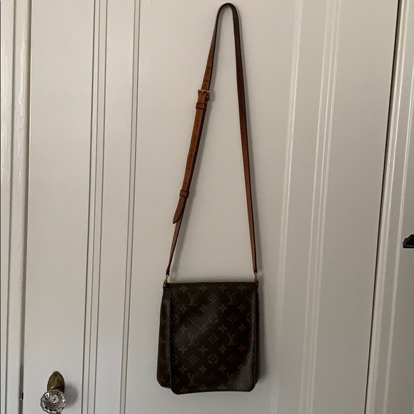 Louis Vuitton  Monogram crossbody bag - Picture 3 of 8